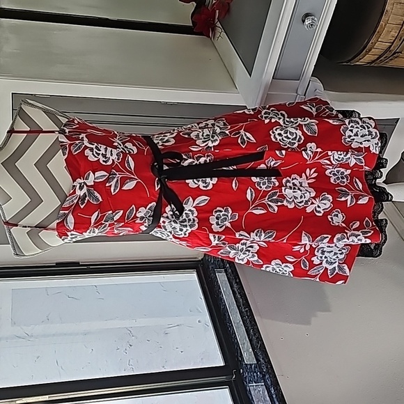 Dresses & Skirts - Womens dress (juniors)